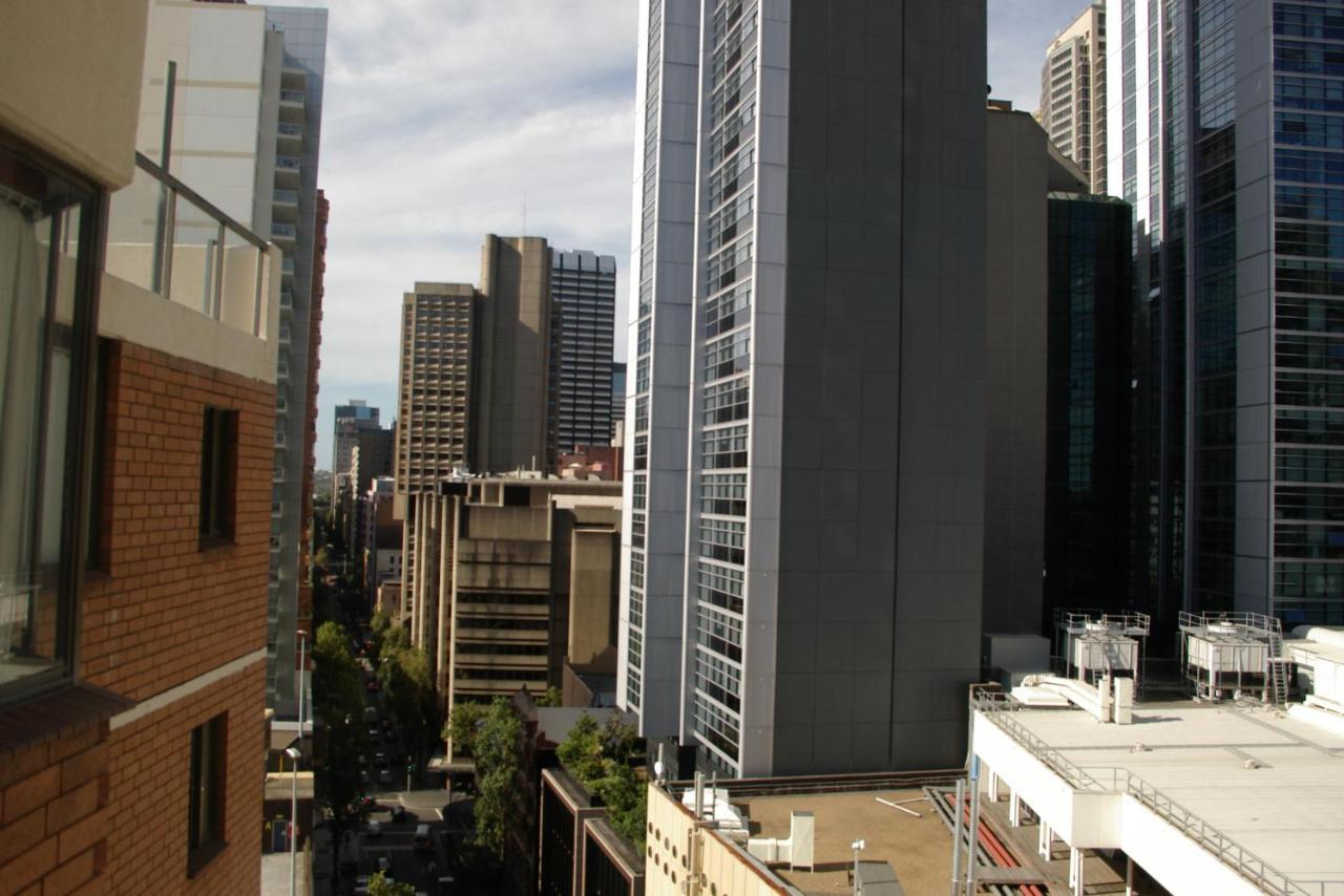 Accommodation Sydney - Kent Street Sydney Cbd Top Floor 2 Bedroom Apartment With Balcony Exterior photo